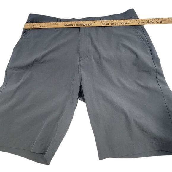 Travis Mathew Golf Shorts Mens Size 40 Flat Front Hefner Heather Charcoal Gray - Picture 2 of 9